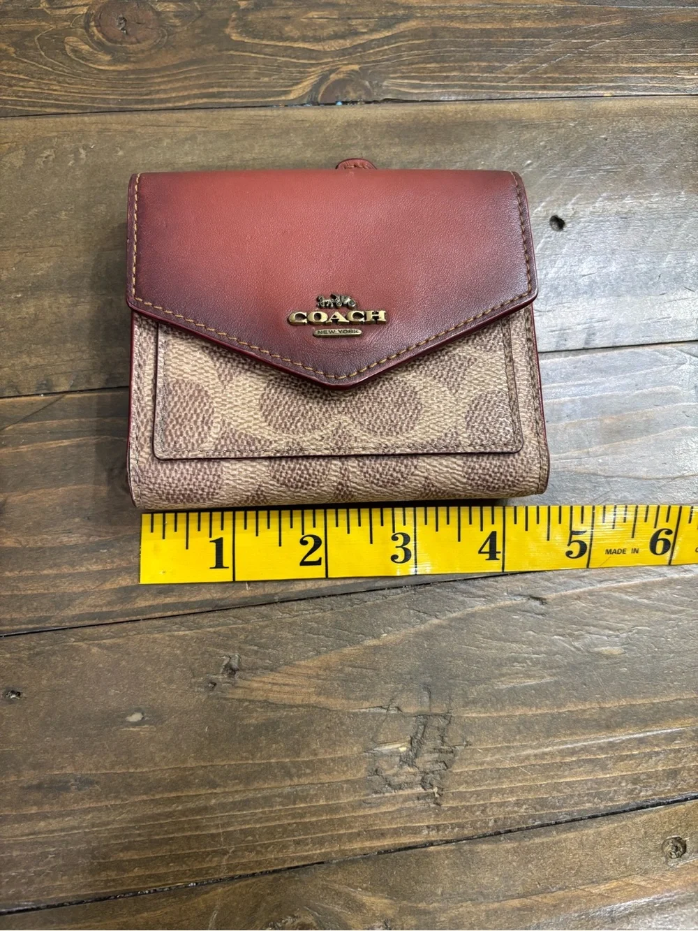 coach compact